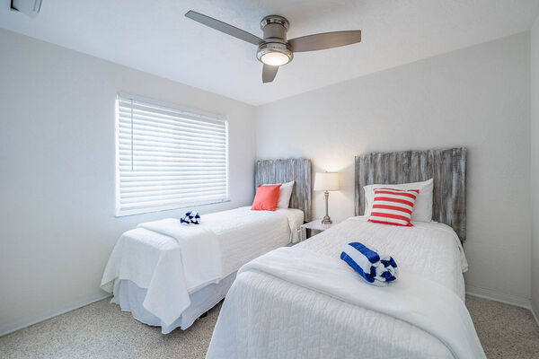 Two bedroom suites - Queen & Twin Photo 4